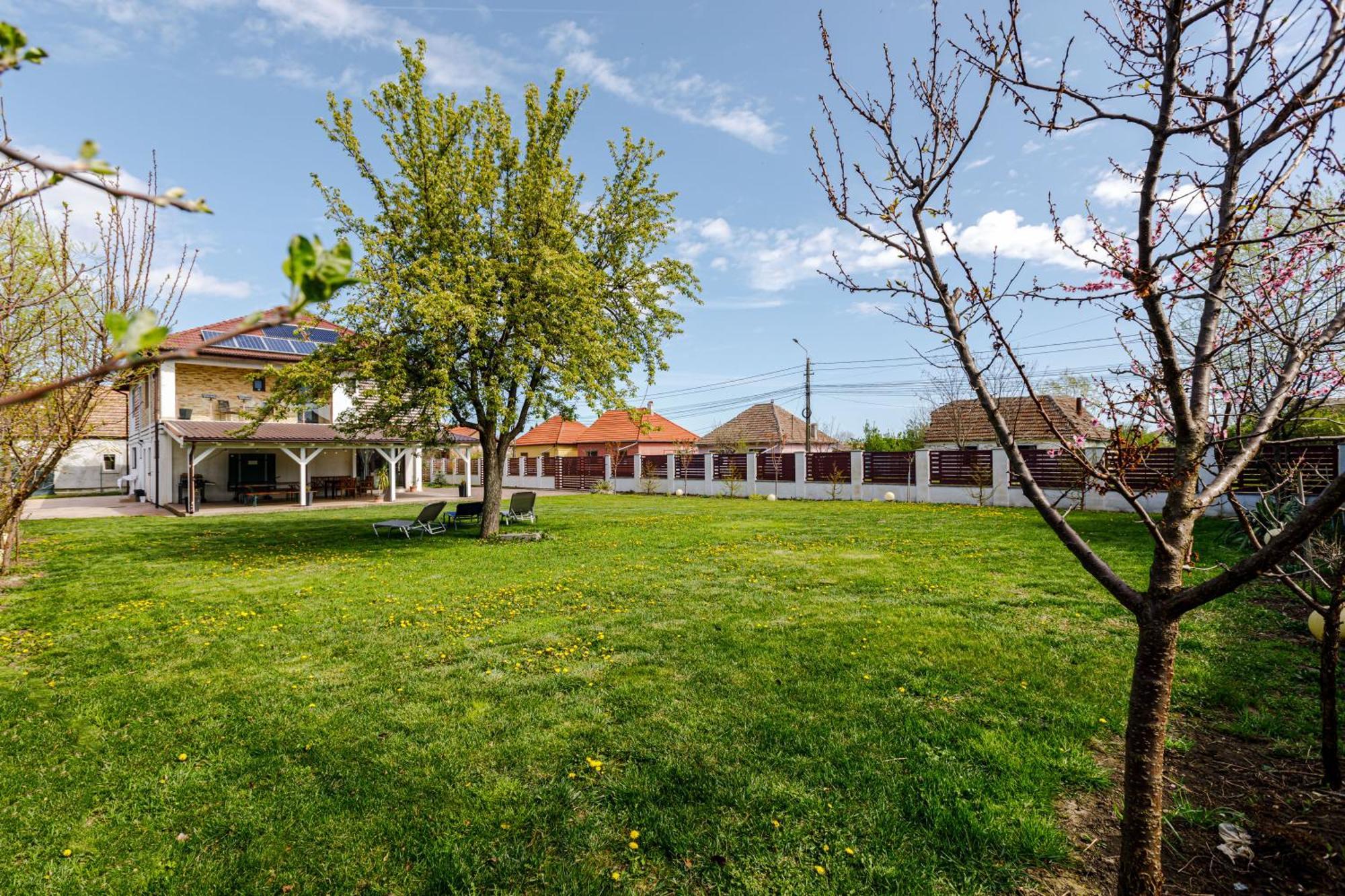 Отель Gasthaus Sacalaz Тимишоара Экстерьер фото